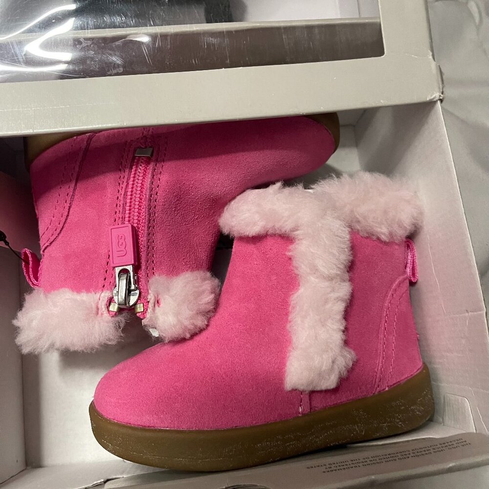 BRAND NEW hot pink uggs